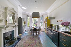 Kitchen/breakfast room- click for photo gallery